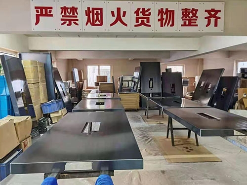 廚房爐具用不銹鋼的好還是鑄鐵的材質(zhì)好呢?